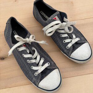 Sz 7.5 Converse All Star Sneakers